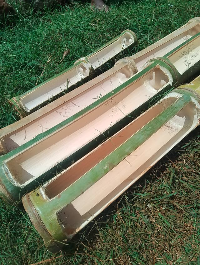 Feeding trays bamboo drinkers 